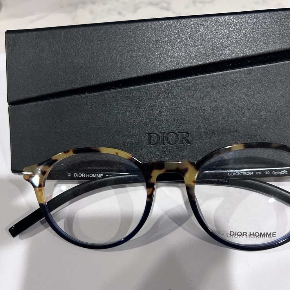 Dior Tortoise Shell Eyewear (Authentic) View 3